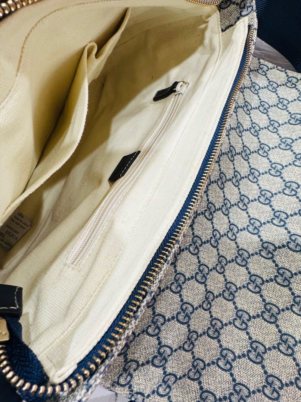 GUCCI Beige Monogram Messenger Bag with Navy Trim - Picture 9 of 11